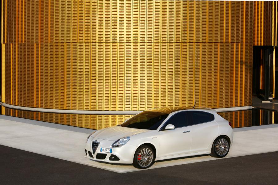  Alfa Romeo Giulietta 2010 года  (фото 16 из 61)